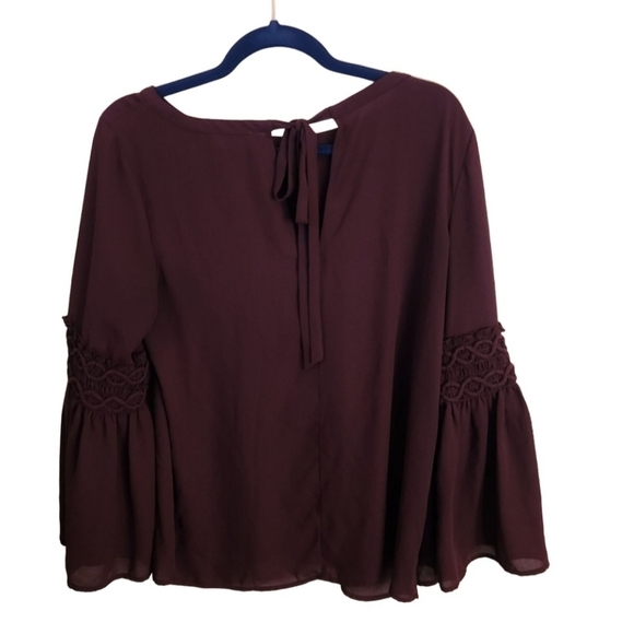 Loft Burgundy Scoop Neck Crochet Detail Bell Sleeve Blouse Size Mp - Picture 2 of 6